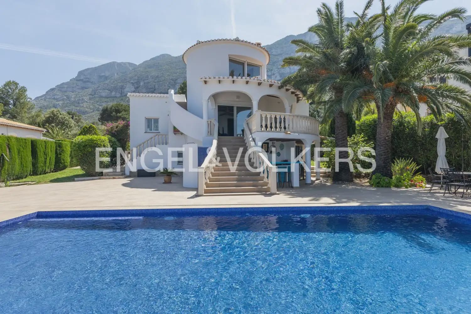 5 soverom Villa til salgs i Denia med garasje - € 895 000 (Ref: 9898325)