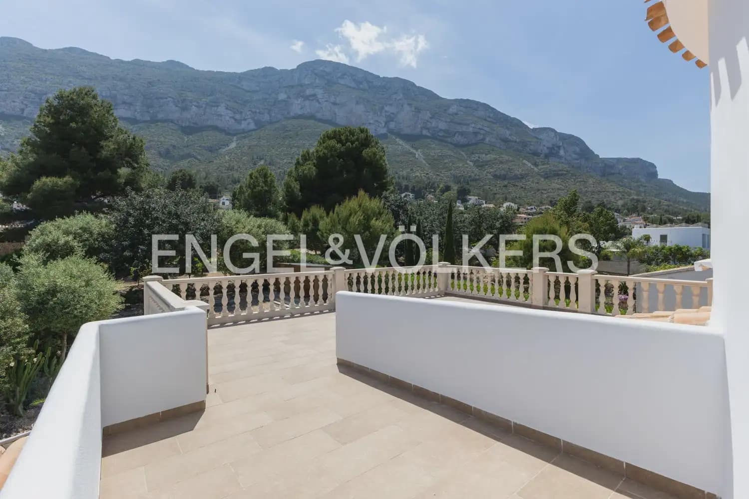 5 soverom Villa til salgs i Denia med garasje - € 895 000 (Ref: 9898325)