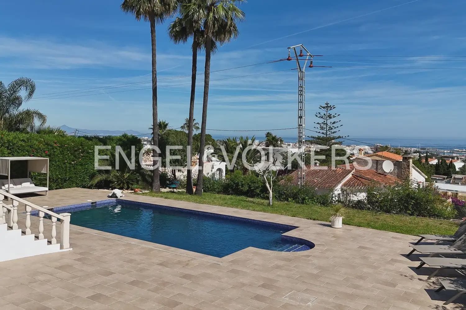 5 soverom Villa til salgs i Denia med garasje - € 895 000 (Ref: 9898325)