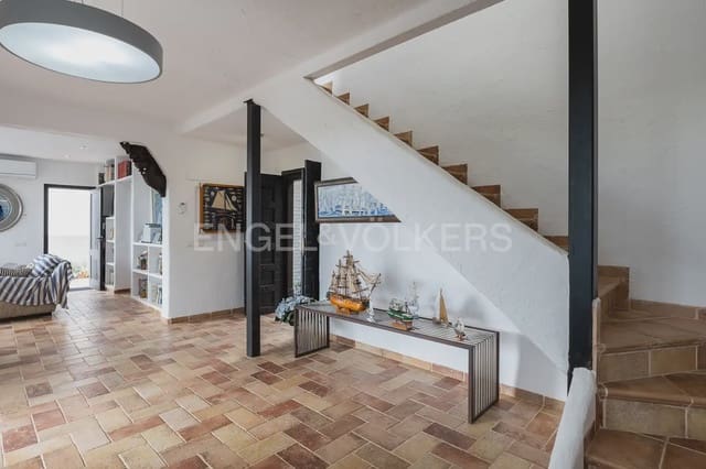 Chalet de 5 habitaciones en Oropesa  en venta con piscina garaje - 950.000 € (Ref: 9898328)