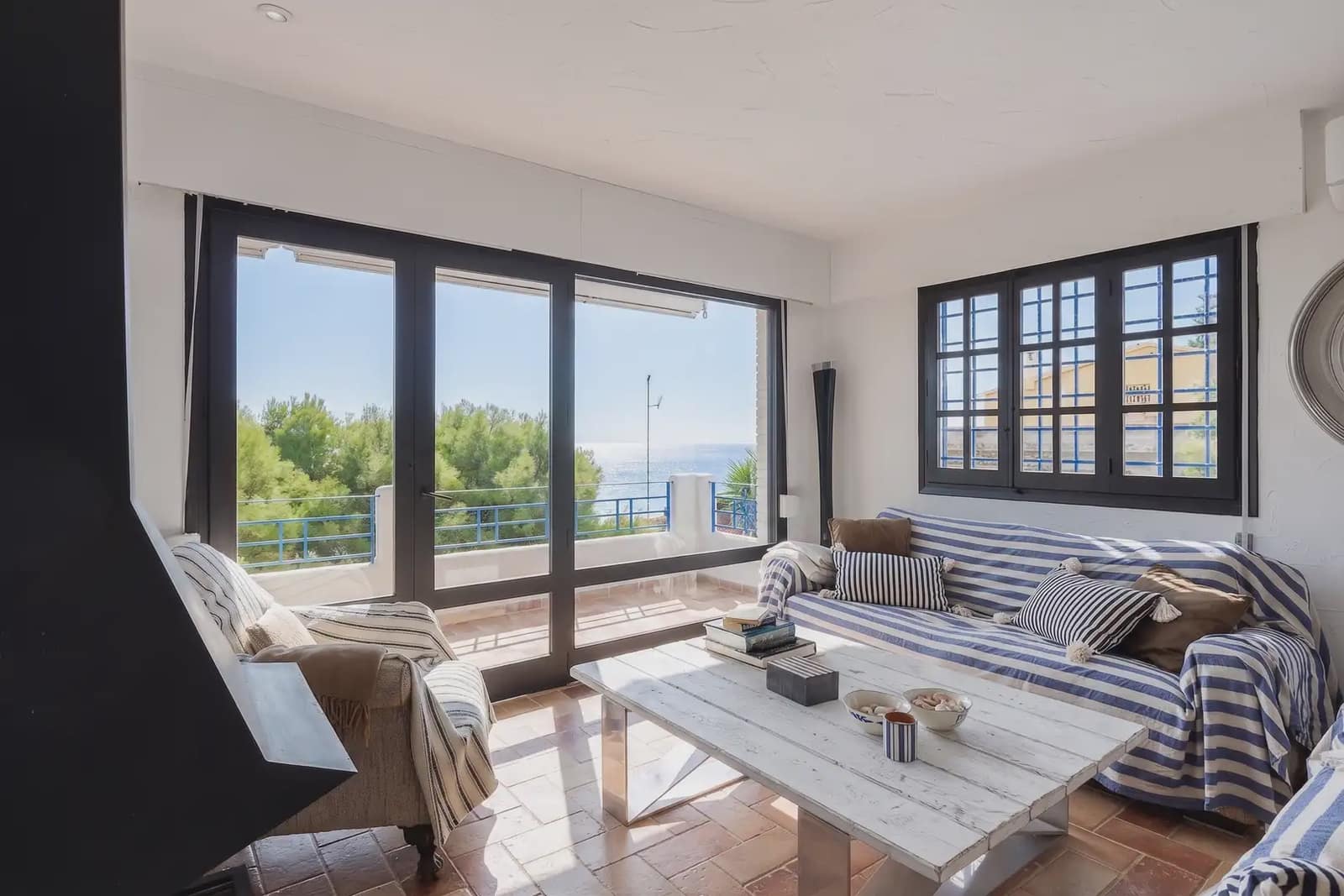 Chalet de 5 habitaciones en Oropesa  en venta con piscina garaje - 950.000 € (Ref: 9898328)