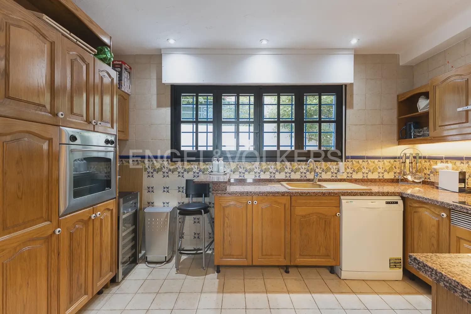 Chalet de 5 habitaciones en Oropesa  en venta con piscina garaje - 950.000 € (Ref: 9898328)