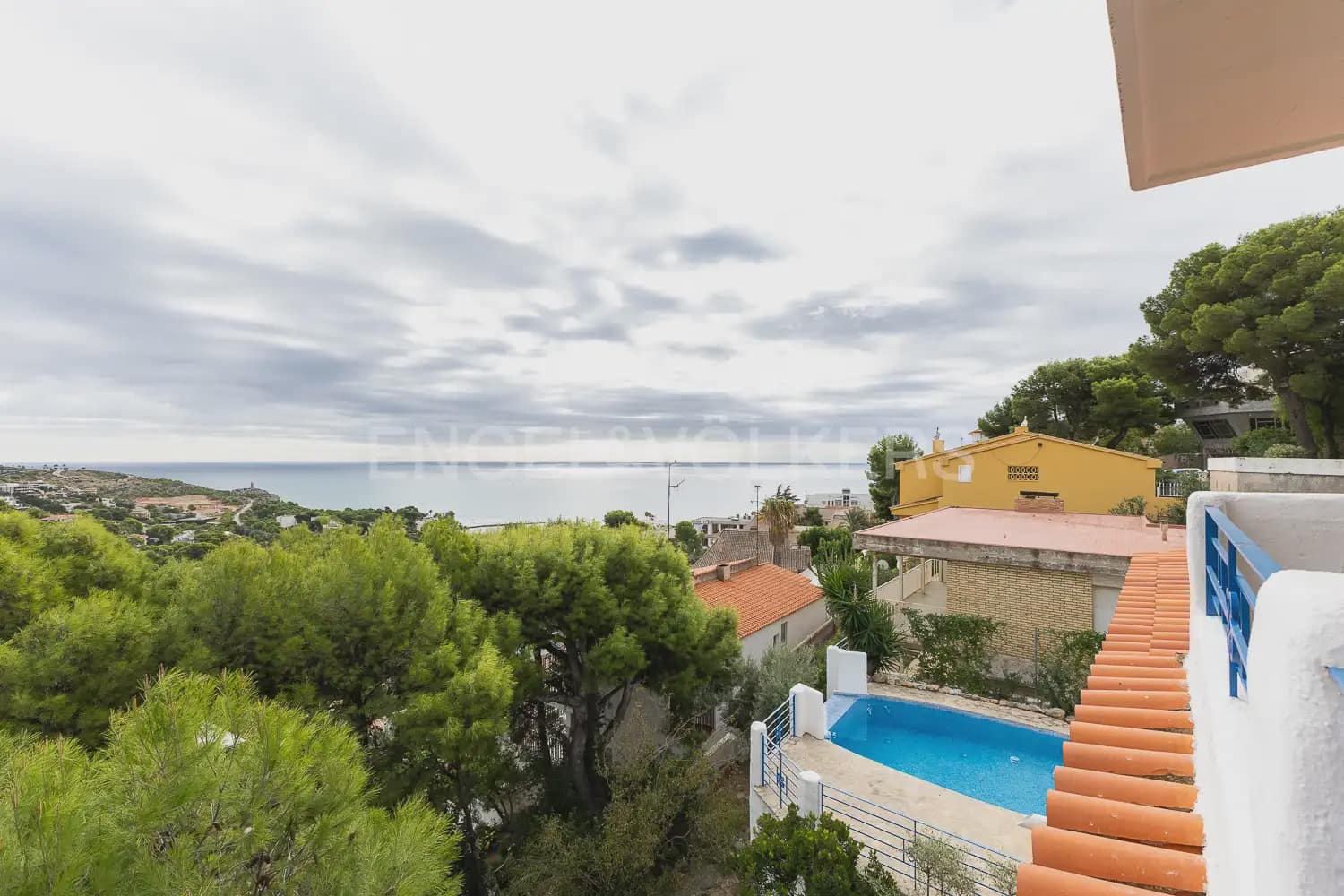 Chalet de 5 habitaciones en Oropesa  en venta con piscina garaje - 950.000 € (Ref: 9898328)