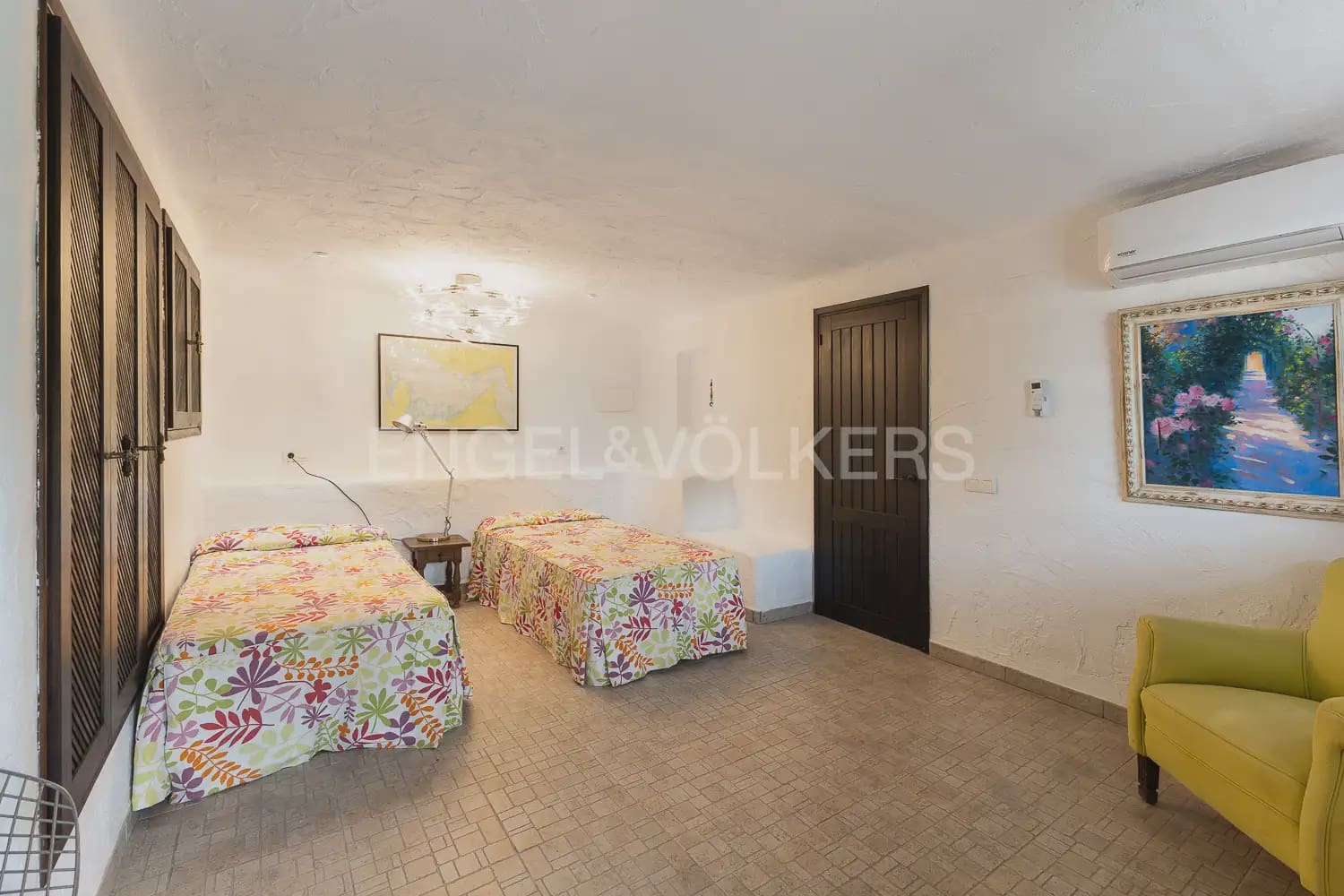 Chalet de 5 habitaciones en Oropesa  en venta con piscina garaje - 950.000 € (Ref: 9898328)