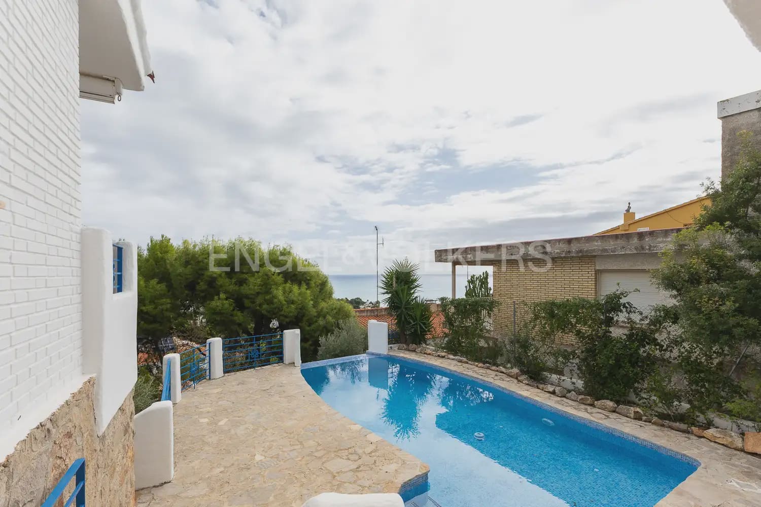 Chalet de 5 habitaciones en Oropesa  en venta con piscina garaje - 950.000 € (Ref: 9898328)