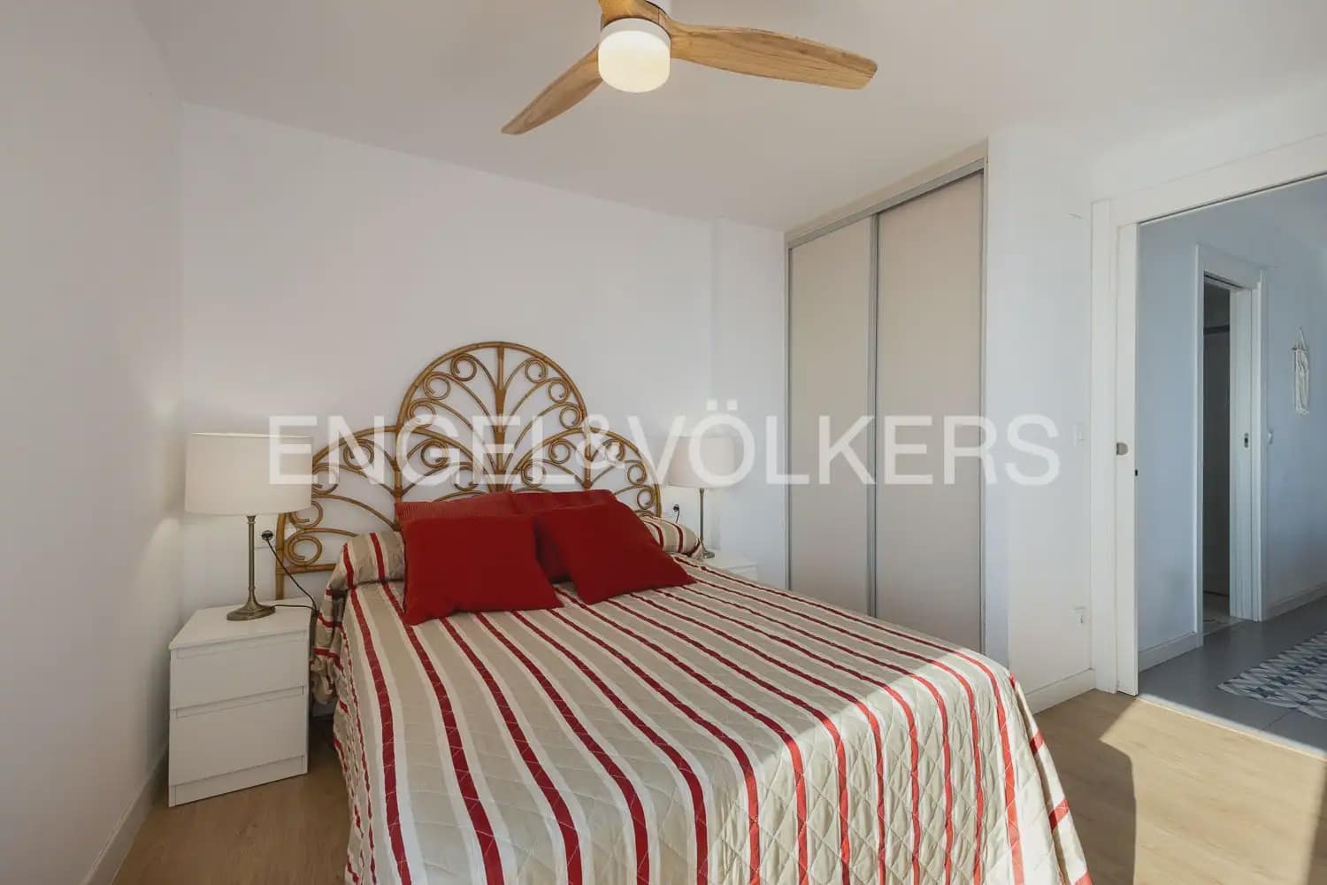 Ático de 3 habitaciones en Gandia en venta - 590.000 € (Ref: 9898329)