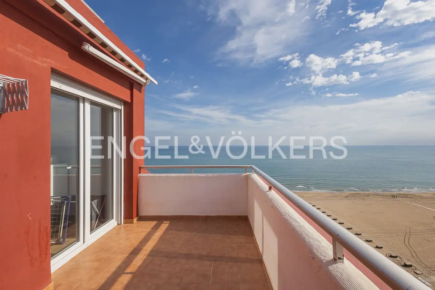 Ático de 3 habitaciones en Gandia en venta - 590.000 € (Ref: 9898329)