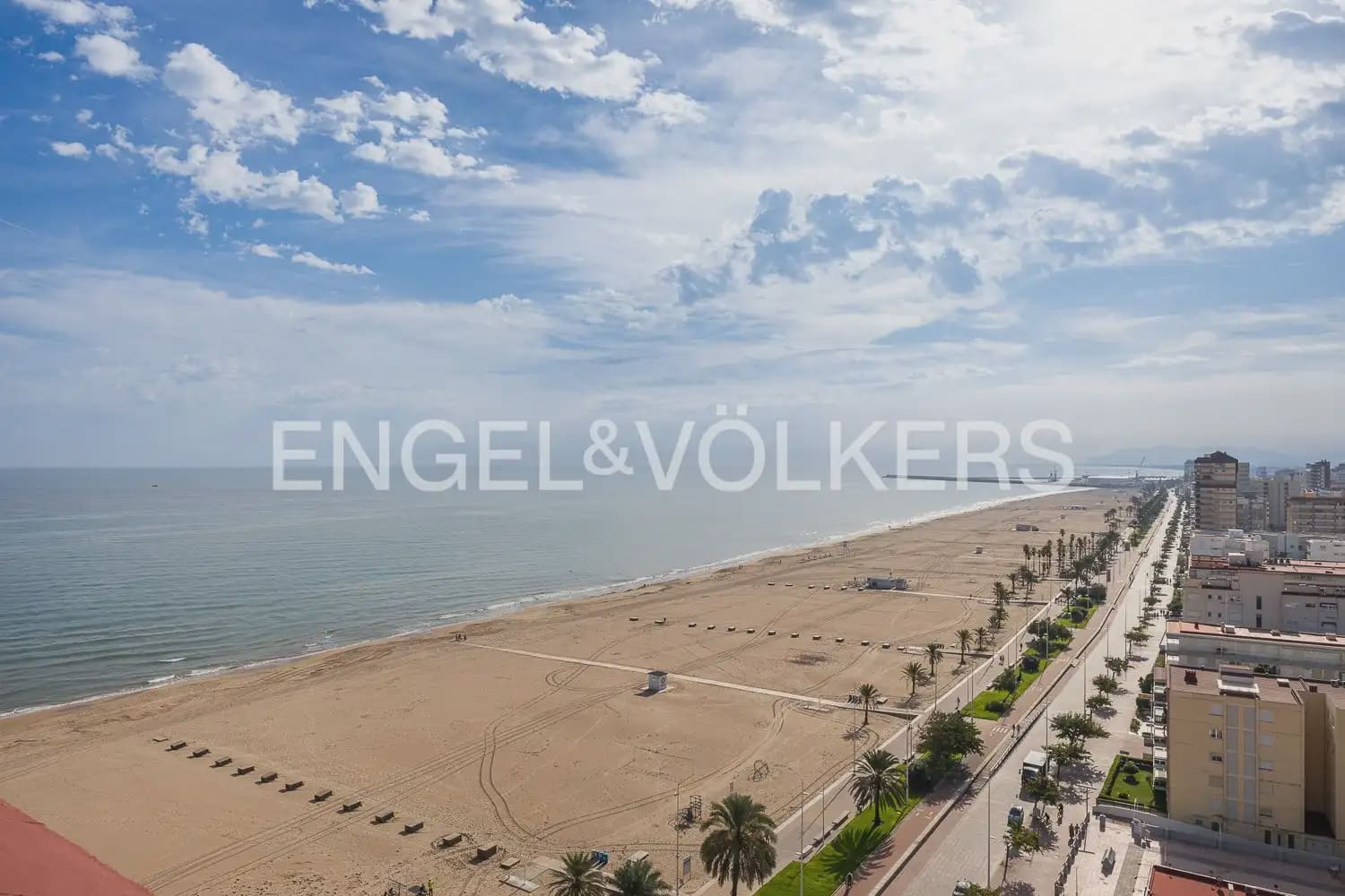 Ático de 3 habitaciones en Gandia en venta - 590.000 € (Ref: 9898329)