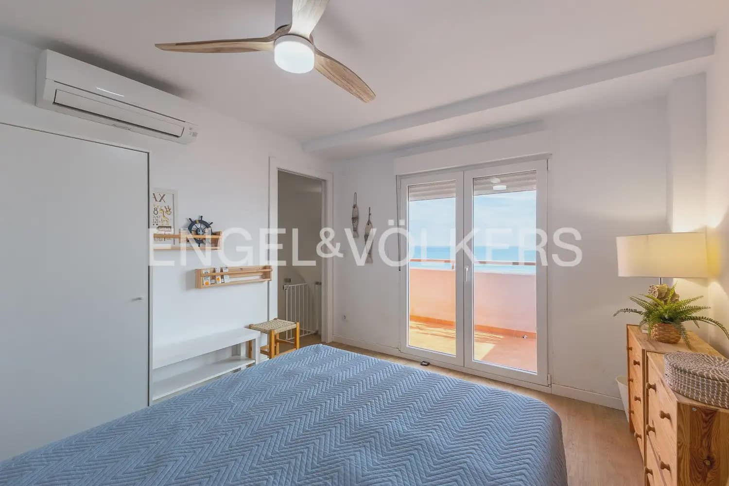 Ático de 3 habitaciones en Gandia en venta - 590.000 € (Ref: 9898329)