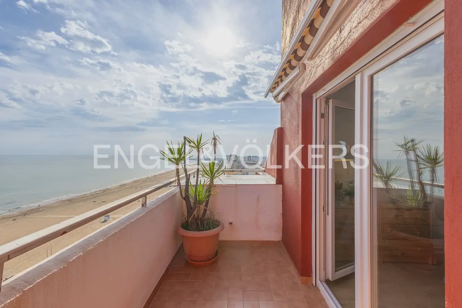 Ático de 3 habitaciones en Gandia en venta - 590.000 € (Ref: 9898329)
