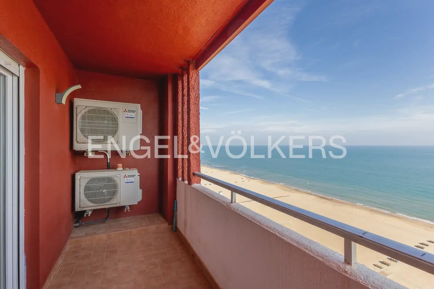 Ático de 3 habitaciones en Gandia en venta - 590.000 € (Ref: 9898329)