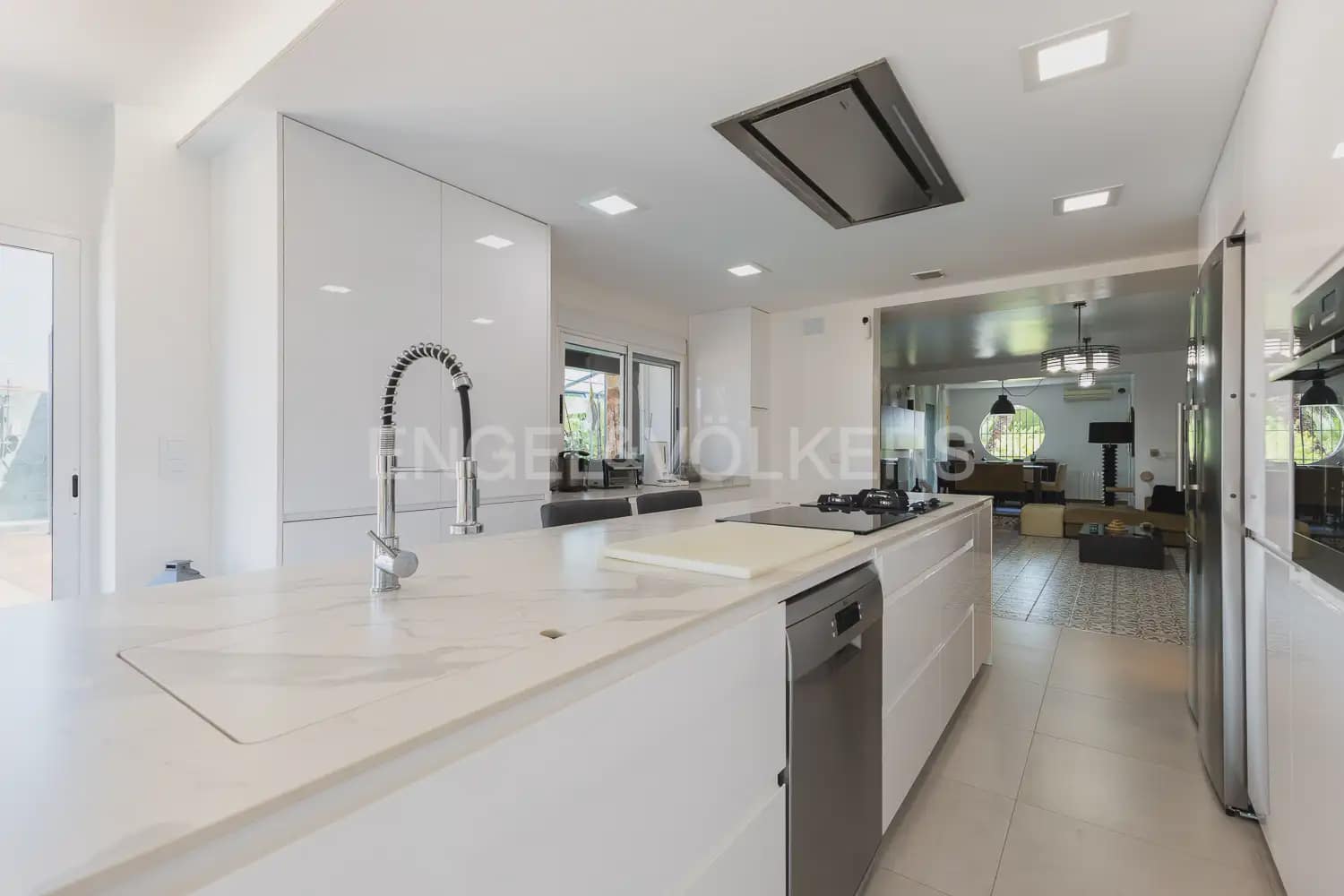 4 Zimmer Villa zu verkaufen in Torrent mit Garage - 899.000 € (Ref: 9898330)