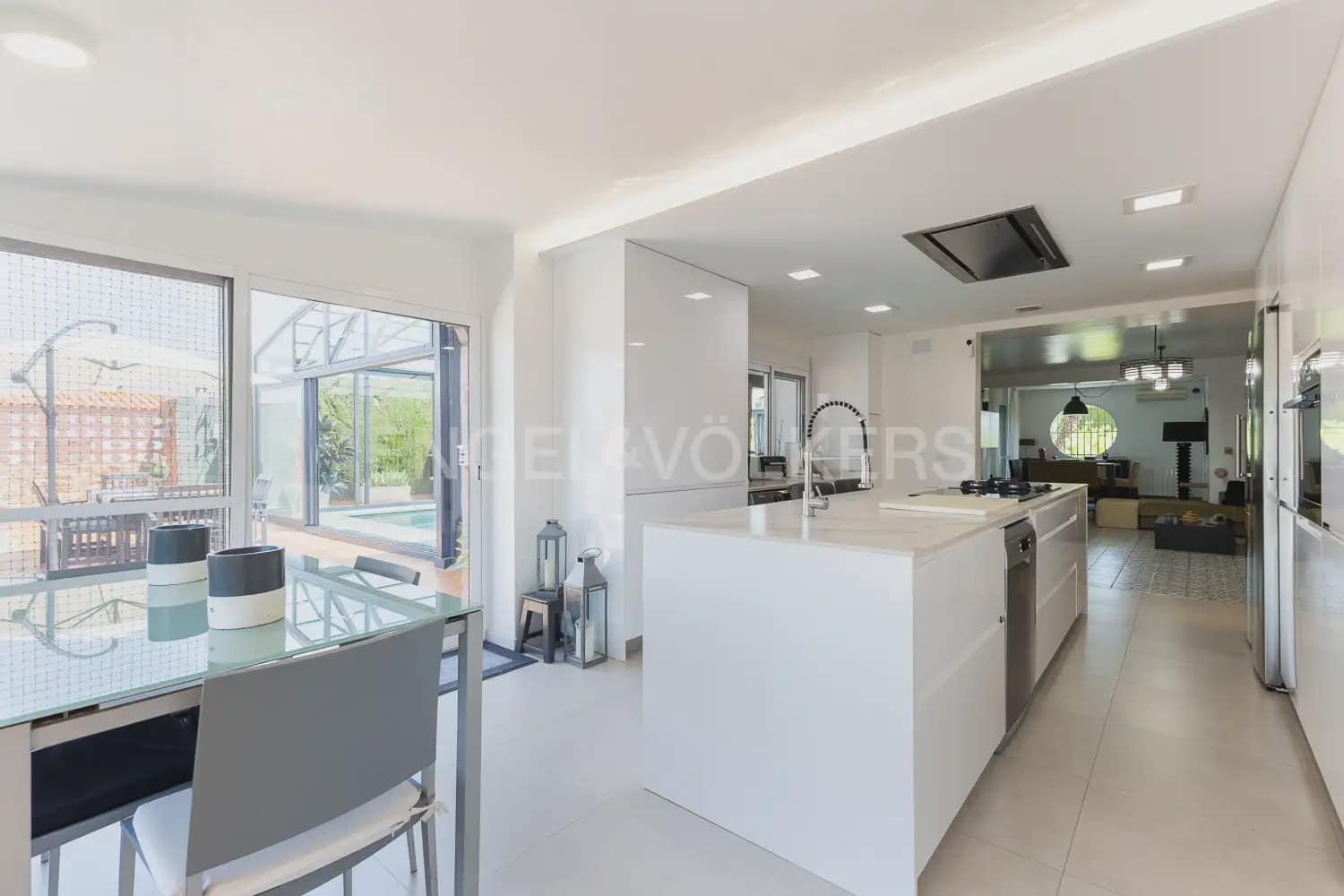 4 Zimmer Villa zu verkaufen in Torrent mit Garage - 899.000 € (Ref: 9898330)