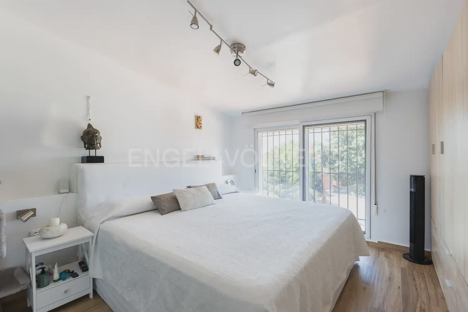 4 Zimmer Villa zu verkaufen in Torrent mit Garage - 899.000 € (Ref: 9898330)