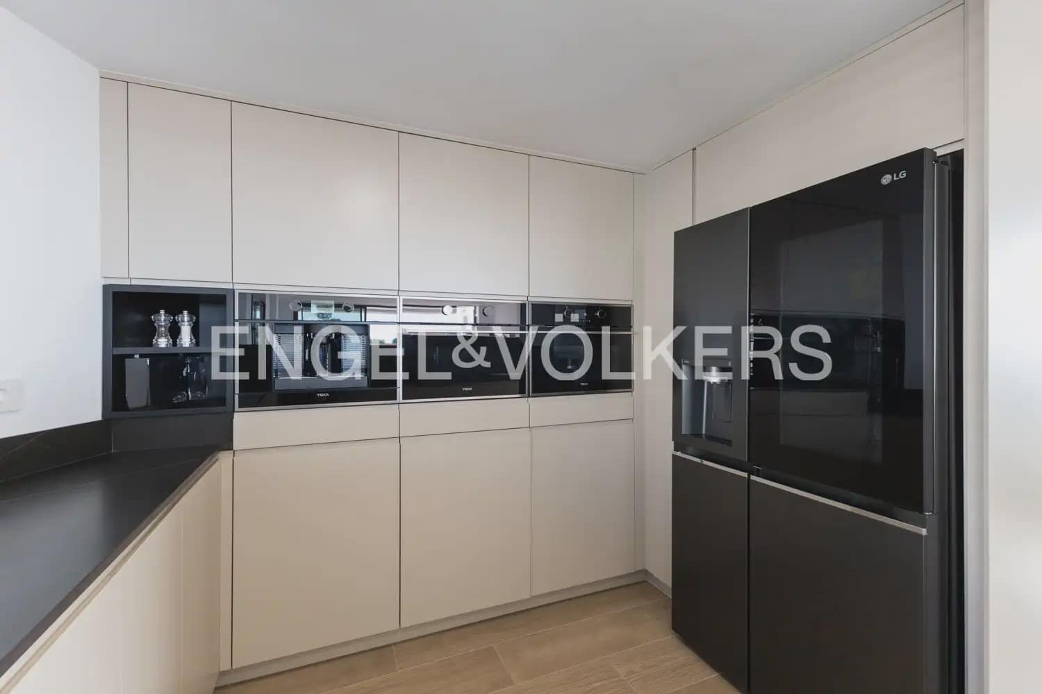 4 sovrum Takvåning till salu i Alcala de Xivert - 950 000 € (Ref: 9898332)