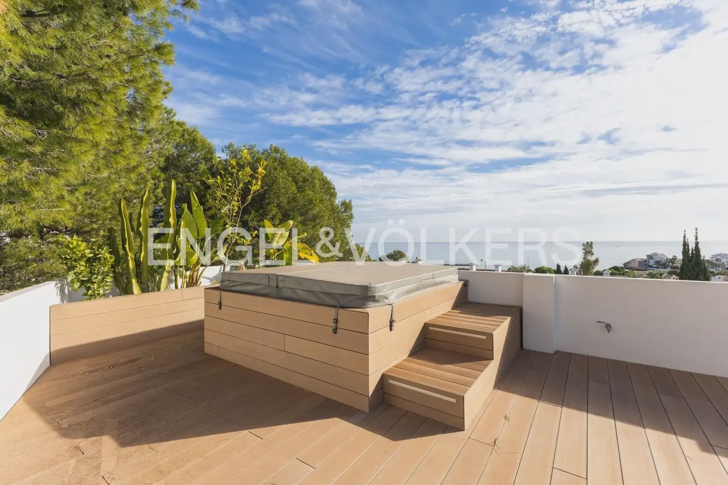4 sovrum Takvåning till salu i Alcala de Xivert - 950 000 € (Ref: 9898332)