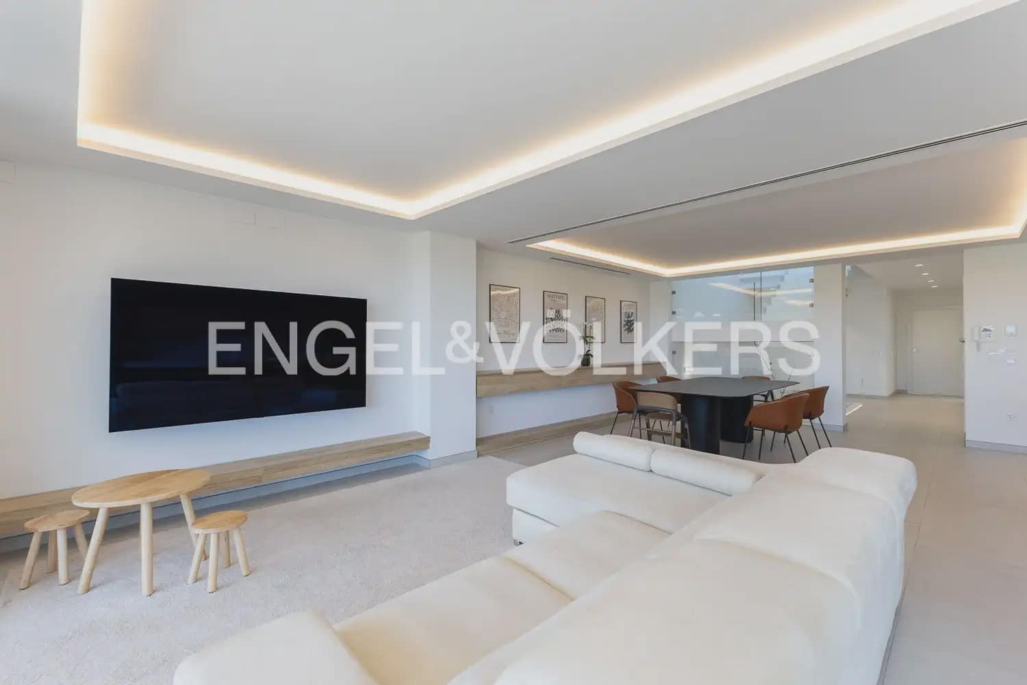 5 bedroom Villa for sale in Real with pool garage - € 830,000 (Ref: 9898333)