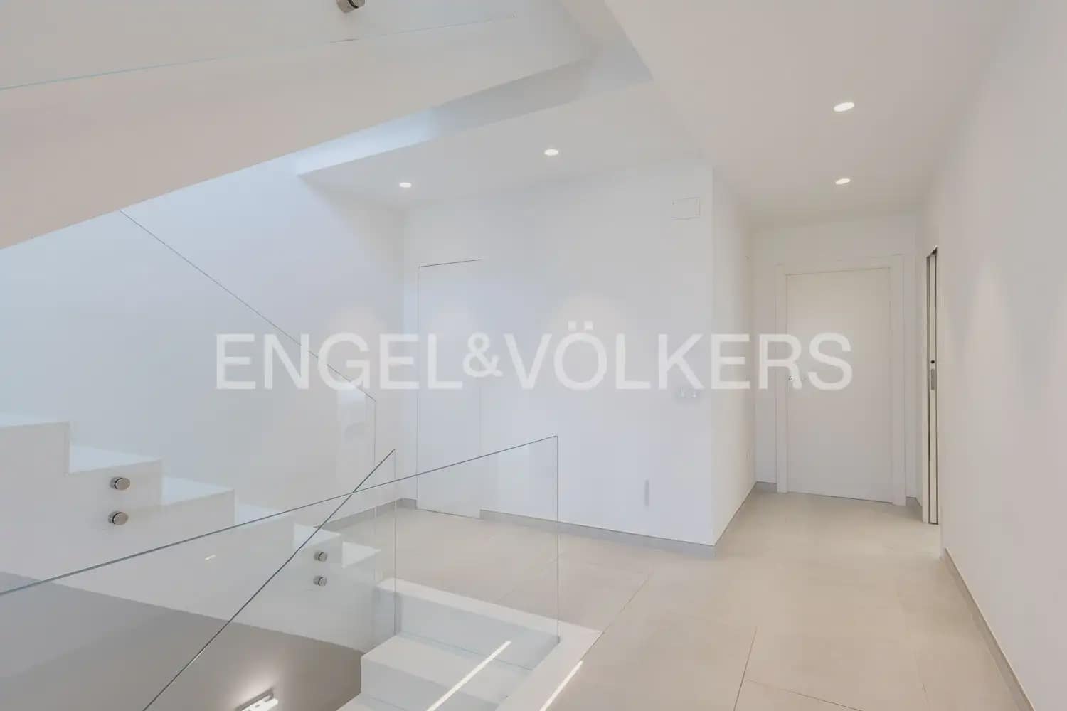 5 bedroom Villa for sale in Real with pool garage - € 830,000 (Ref: 9898333)