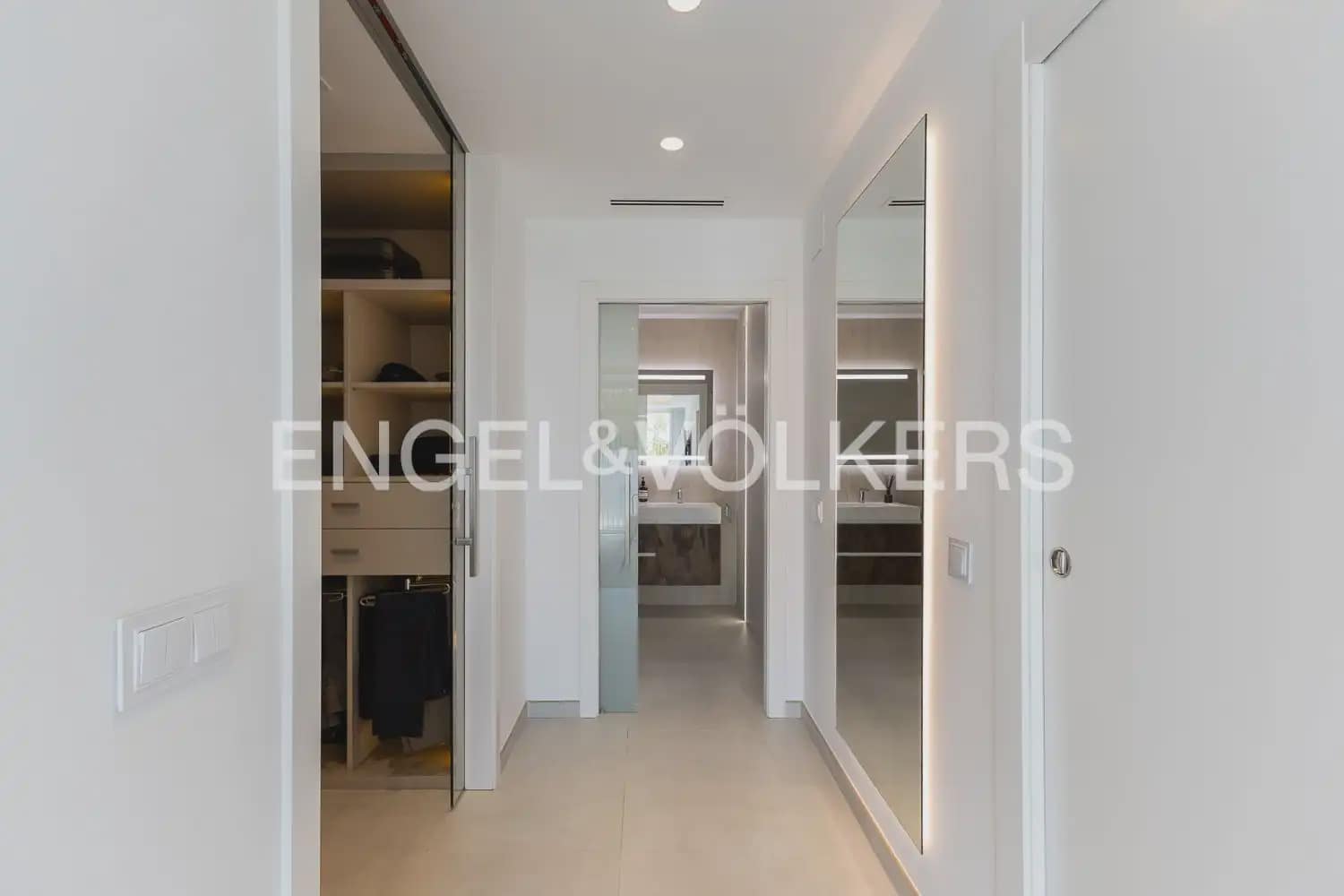 5 bedroom Villa for sale in Real with pool garage - € 830,000 (Ref: 9898333)