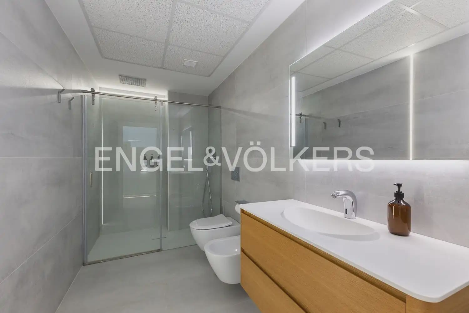 5 bedroom Villa for sale in Real with pool garage - € 830,000 (Ref: 9898333)