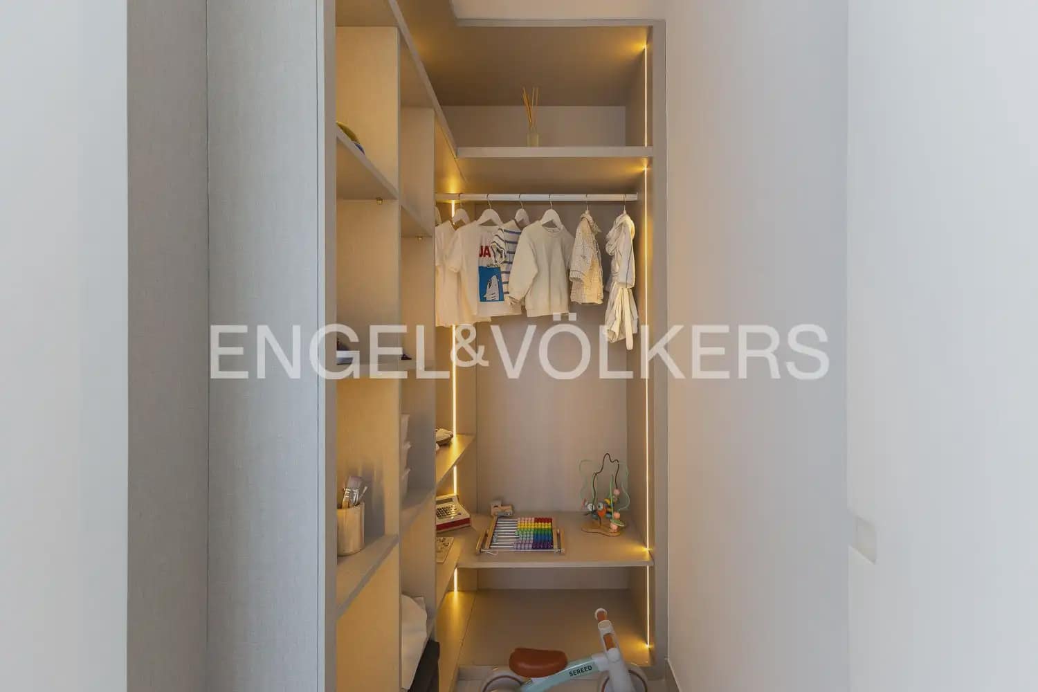 5 bedroom Villa for sale in Real with pool garage - € 830,000 (Ref: 9898333)