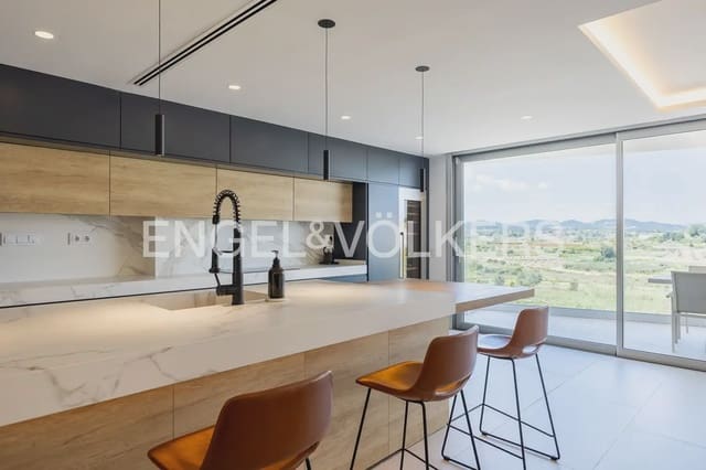 5 bedroom Villa for sale in Real with pool garage - € 830,000 (Ref: 9898333)