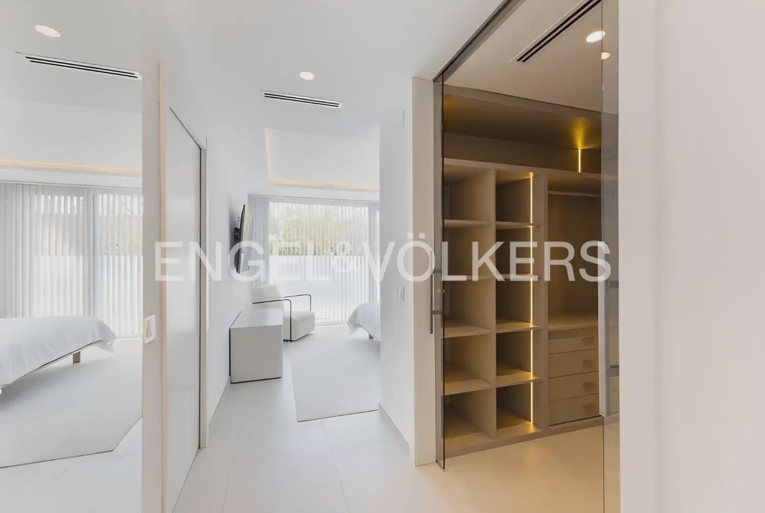 5 bedroom Villa for sale in Real with pool garage - € 830,000 (Ref: 9898333)