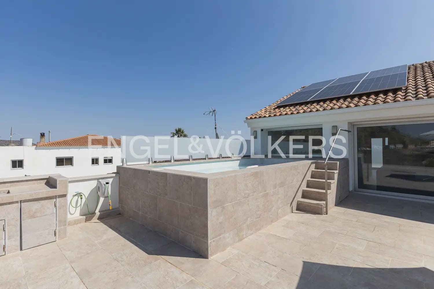 5 bedroom Villa for sale in Real with pool garage - € 830,000 (Ref: 9898333)