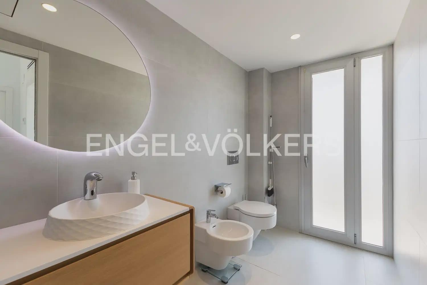 5 bedroom Villa for sale in Real with pool garage - € 830,000 (Ref: 9898333)