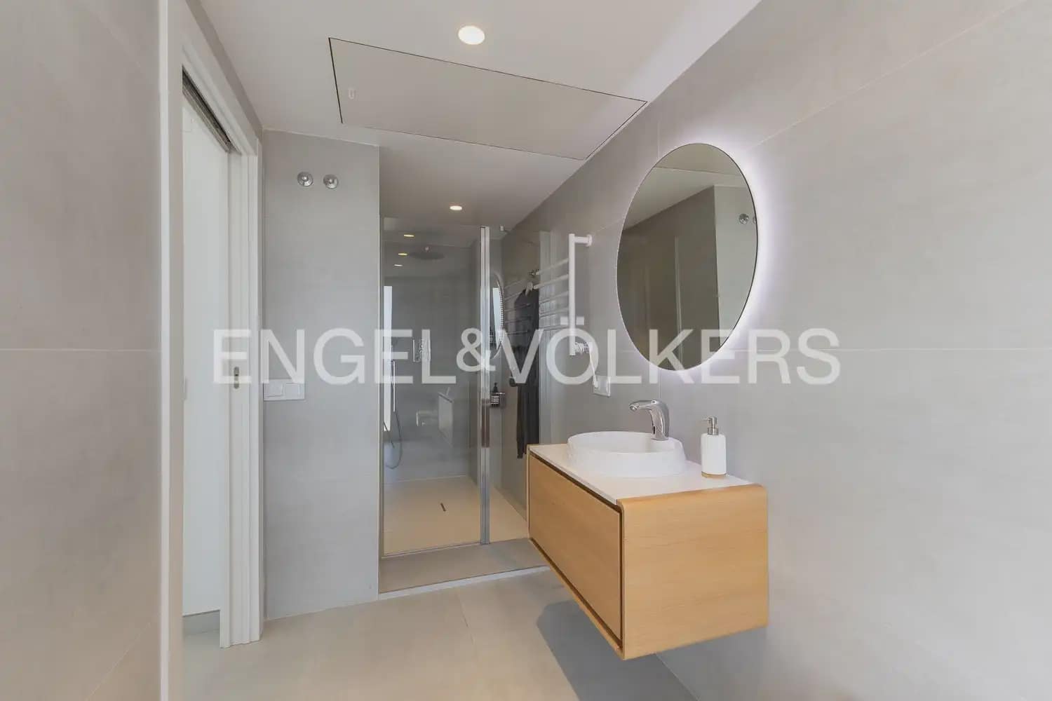 5 bedroom Villa for sale in Real with pool garage - € 830,000 (Ref: 9898333)