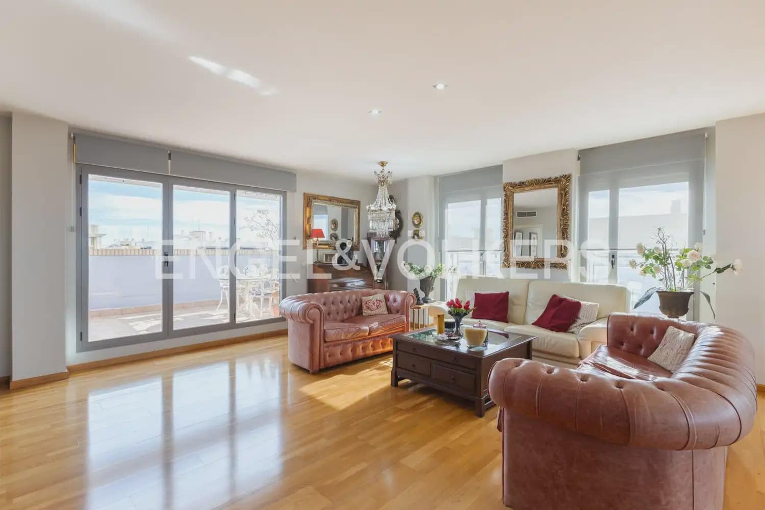 4 Zimmer Penthouse zu verkaufen in Valencia Stadt mit Pool Garage - 900.000 € (Ref: 9898334)