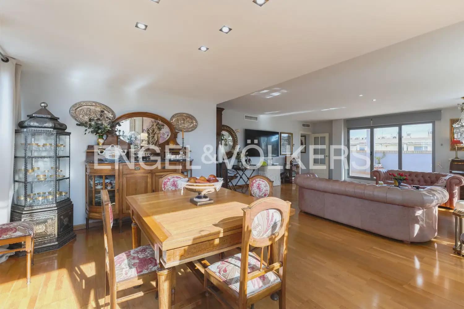 4 Zimmer Penthouse zu verkaufen in Valencia Stadt mit Pool Garage - 900.000 € (Ref: 9898334)