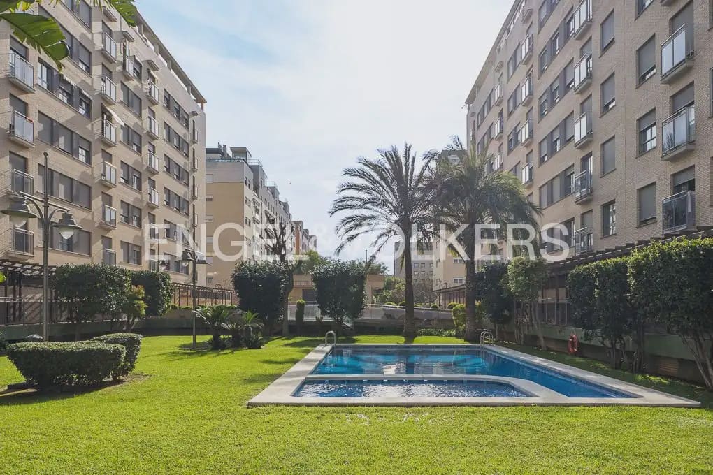4 Zimmer Penthouse zu verkaufen in Valencia Stadt mit Pool Garage - 900.000 € (Ref: 9898334)