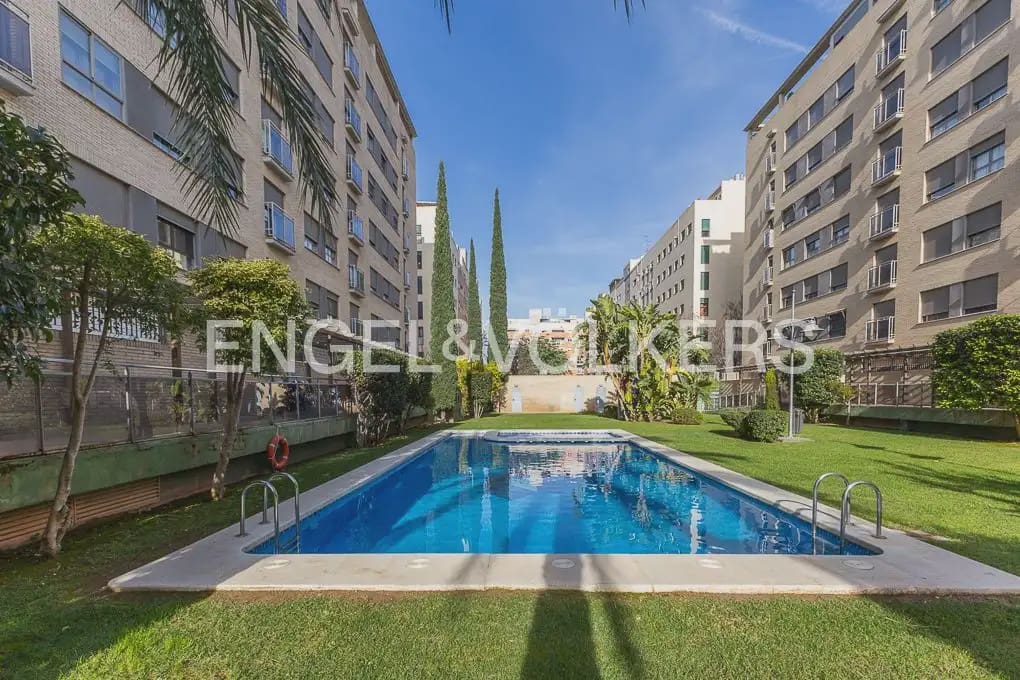 4 Zimmer Penthouse zu verkaufen in Valencia Stadt mit Pool Garage - 900.000 € (Ref: 9898334)