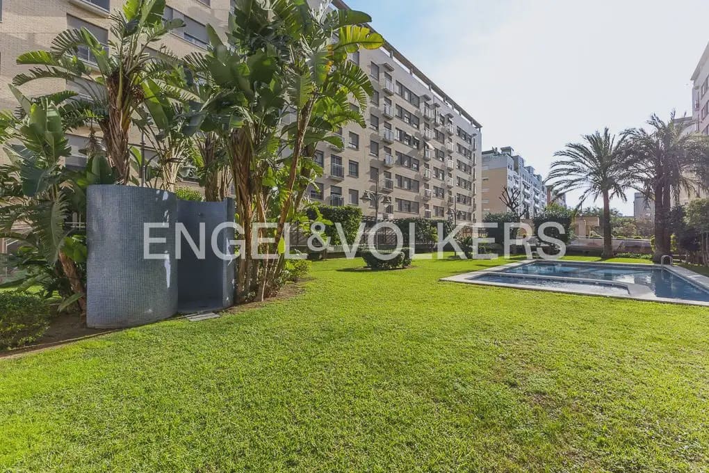 4 Zimmer Penthouse zu verkaufen in Valencia Stadt mit Pool Garage - 900.000 € (Ref: 9898334)