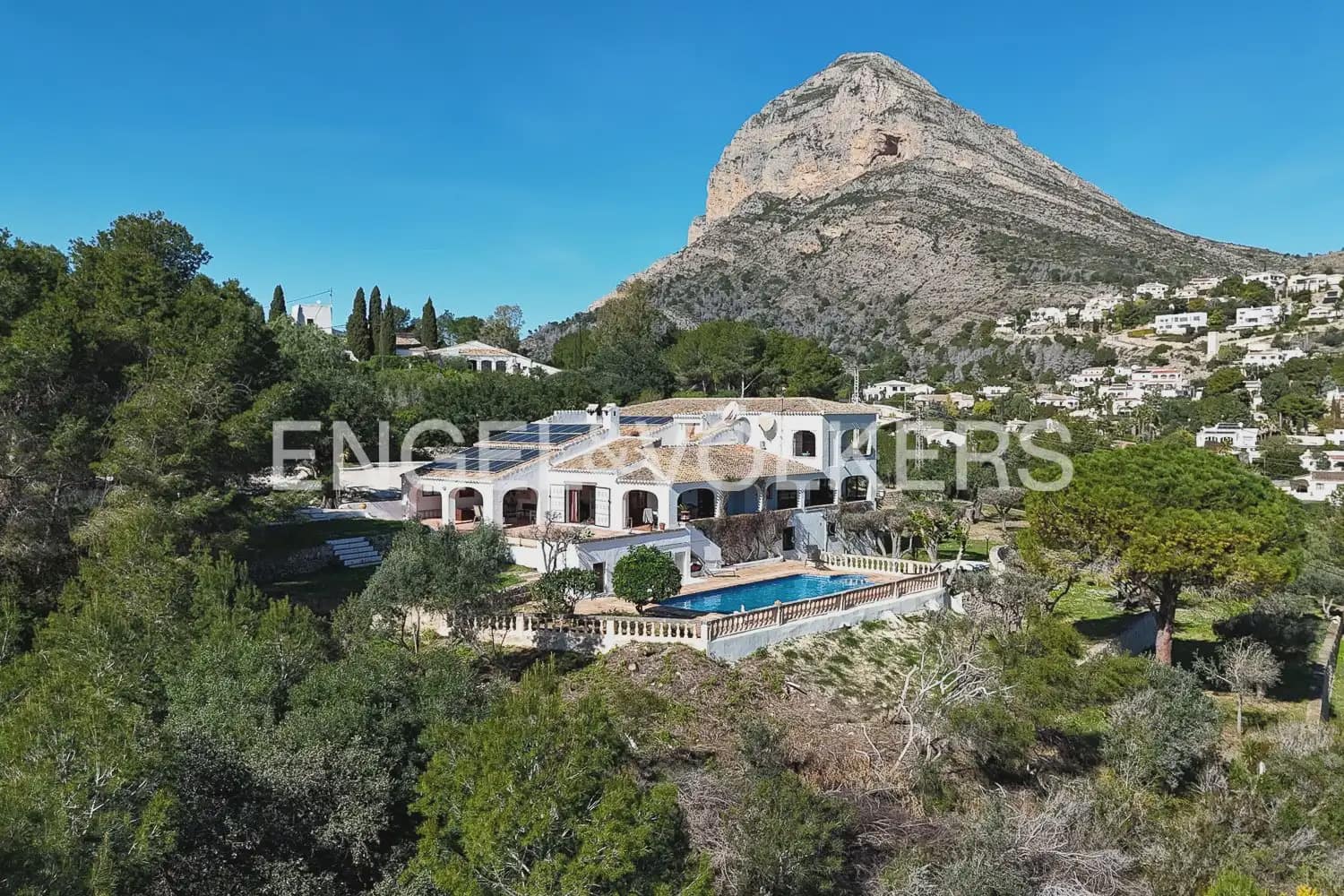 Finca/Casa Rural de 6 habitaciones en Javea / Xàbia en venta con piscina garaje - 2.399.000 € (Ref: 9898335)