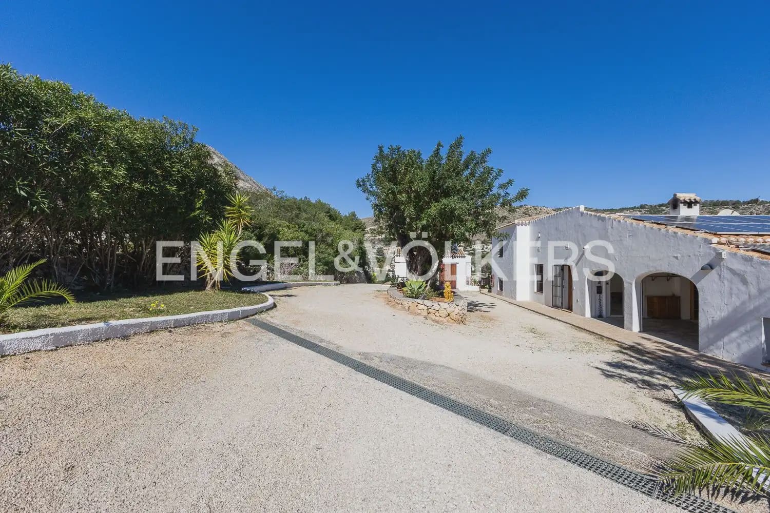 Finca/Casa Rural de 6 habitaciones en Javea / Xàbia en venta con piscina garaje - 2.399.000 € (Ref: 9898335)