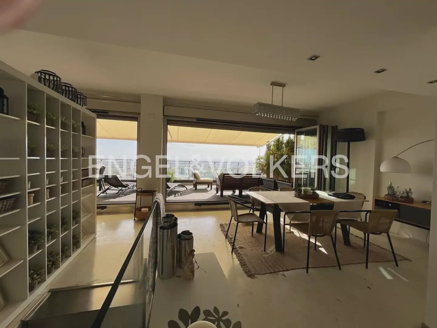 2 bedroom Penthouse for rent in Valencia city - € 4,500 (Ref: 9898336)