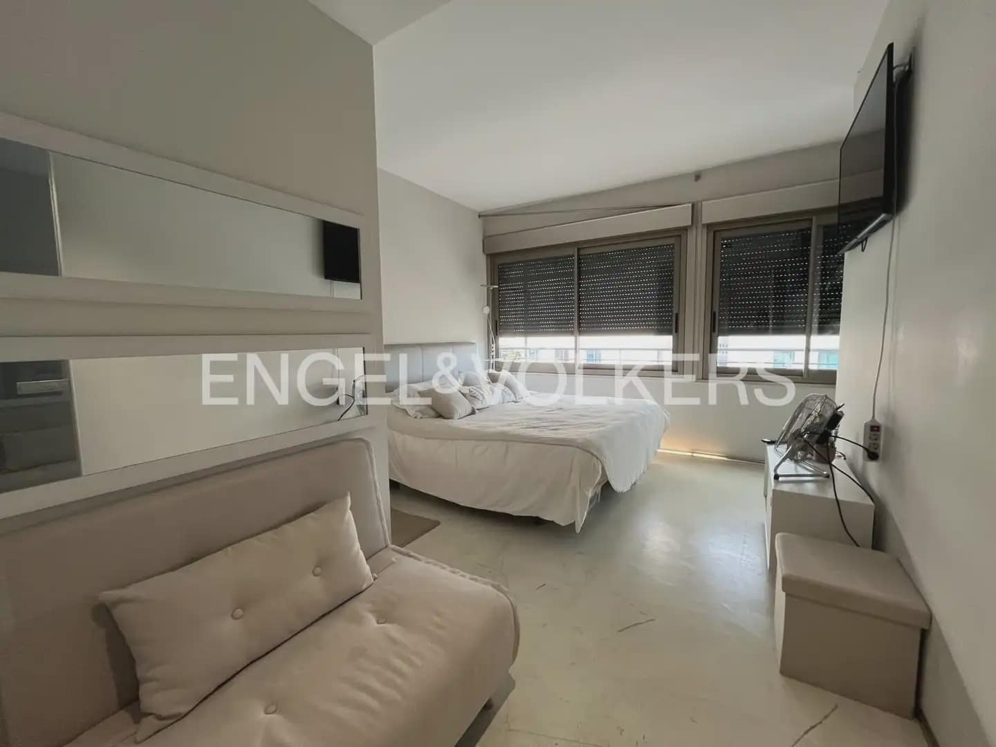 2 bedroom Penthouse for rent in Valencia city - € 4,500 (Ref: 9898336)