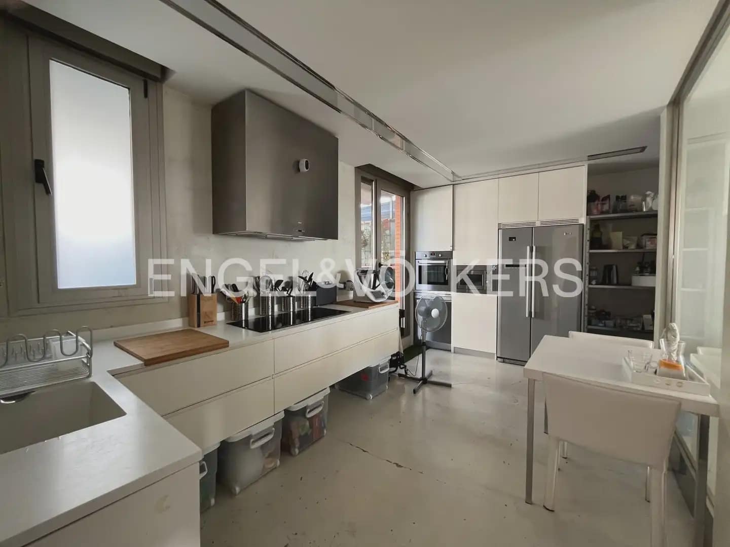 2 bedroom Penthouse for rent in Valencia city - € 4,500 (Ref: 9898336)