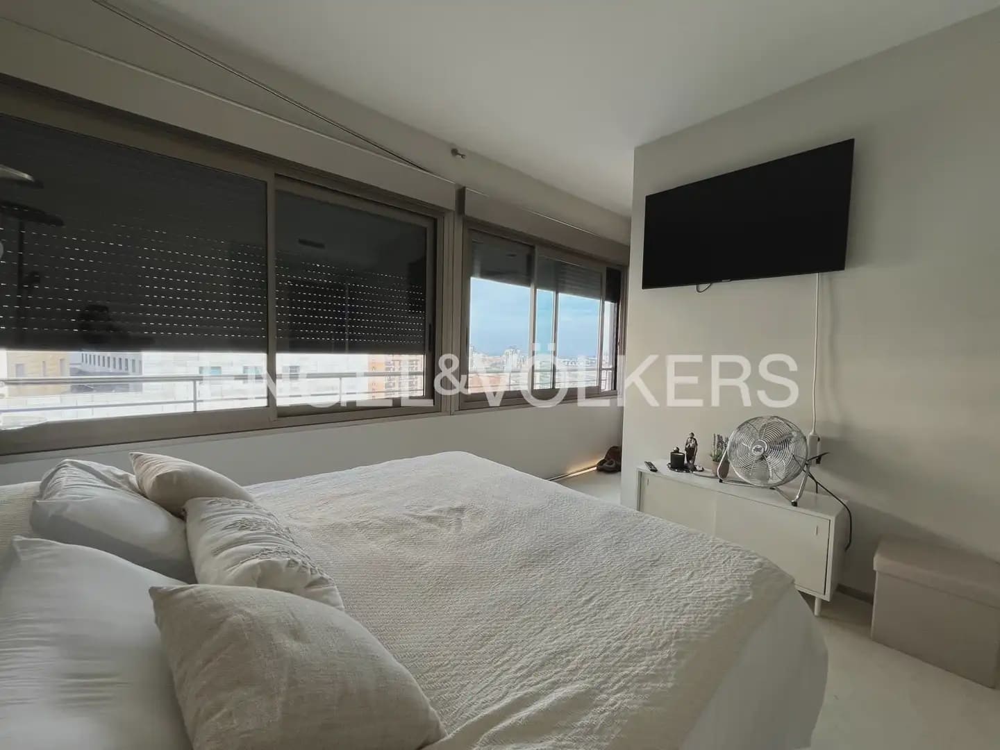 2 bedroom Penthouse for rent in Valencia city - € 4,500 (Ref: 9898336)