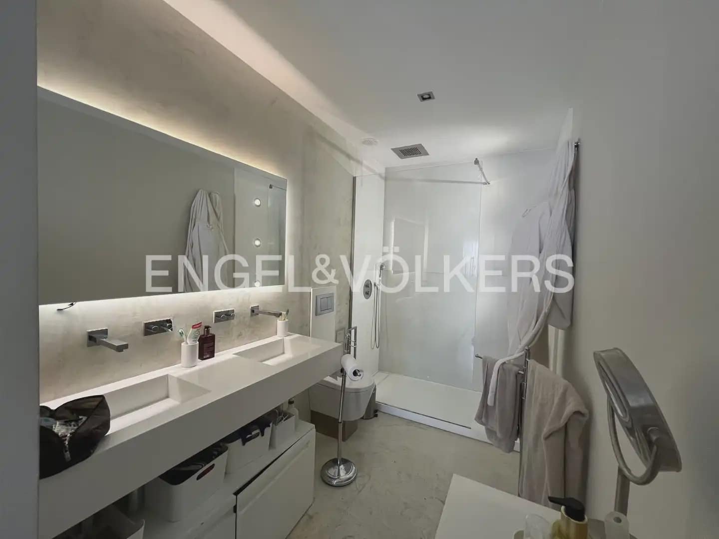 2 bedroom Penthouse for rent in Valencia city - € 4,500 (Ref: 9898336)