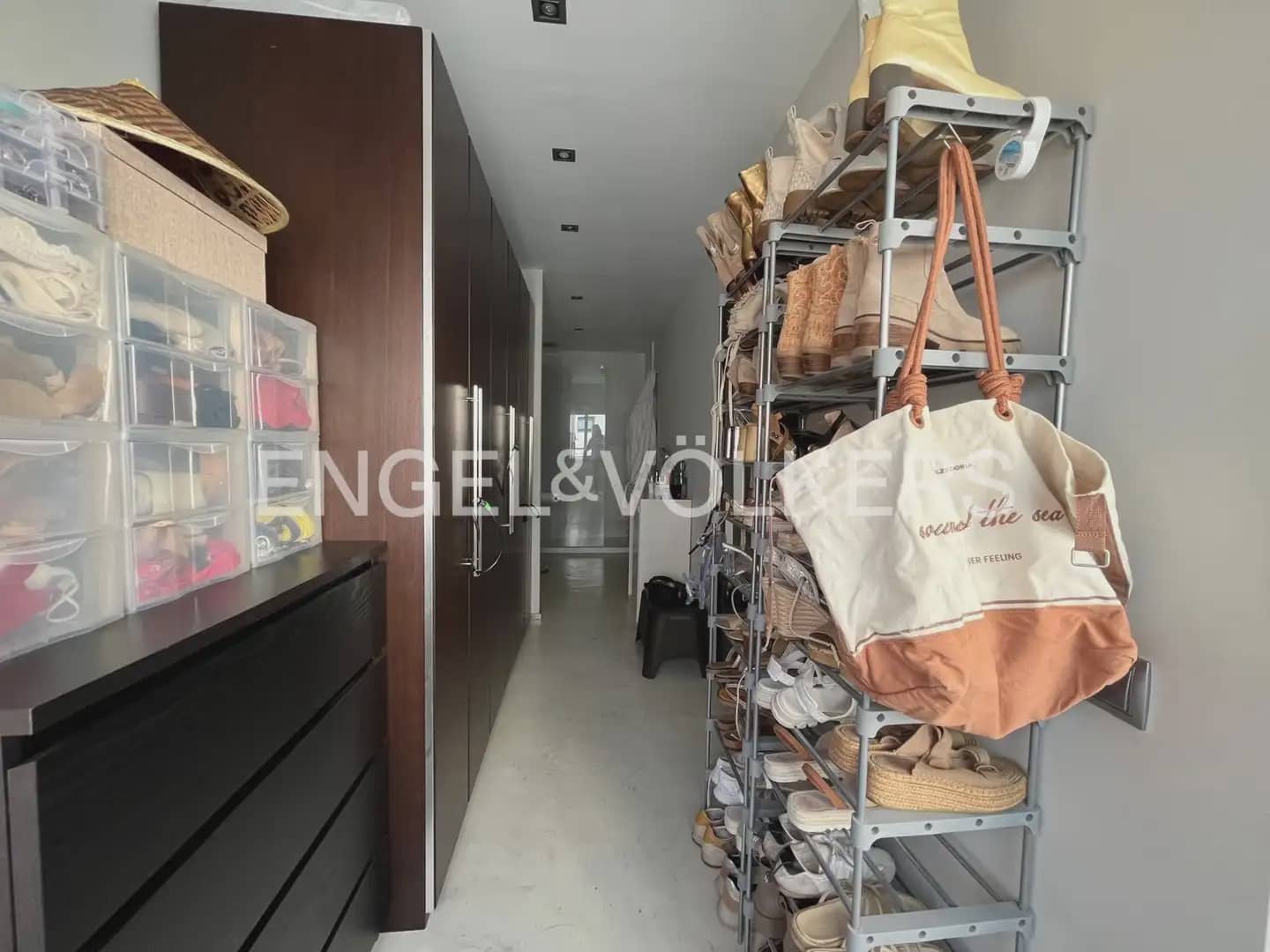 2 bedroom Penthouse for rent in Valencia city - € 4,500 (Ref: 9898336)