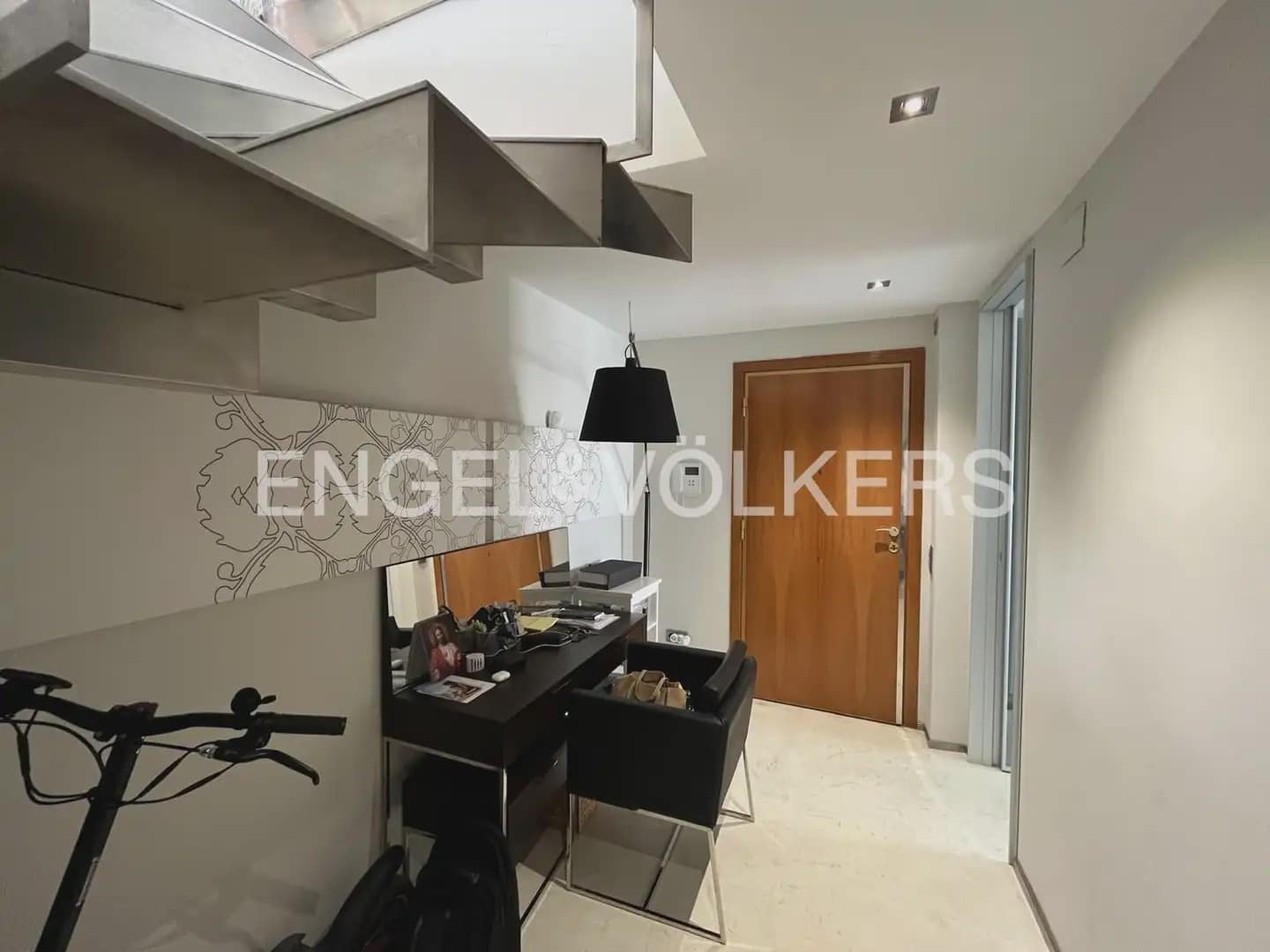 2 bedroom Penthouse for rent in Valencia city - € 4,500 (Ref: 9898336)