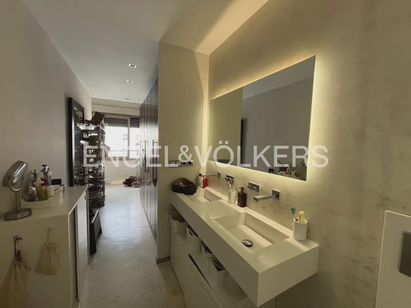 2 bedroom Penthouse for rent in Valencia city - € 4,500 (Ref: 9898336)
