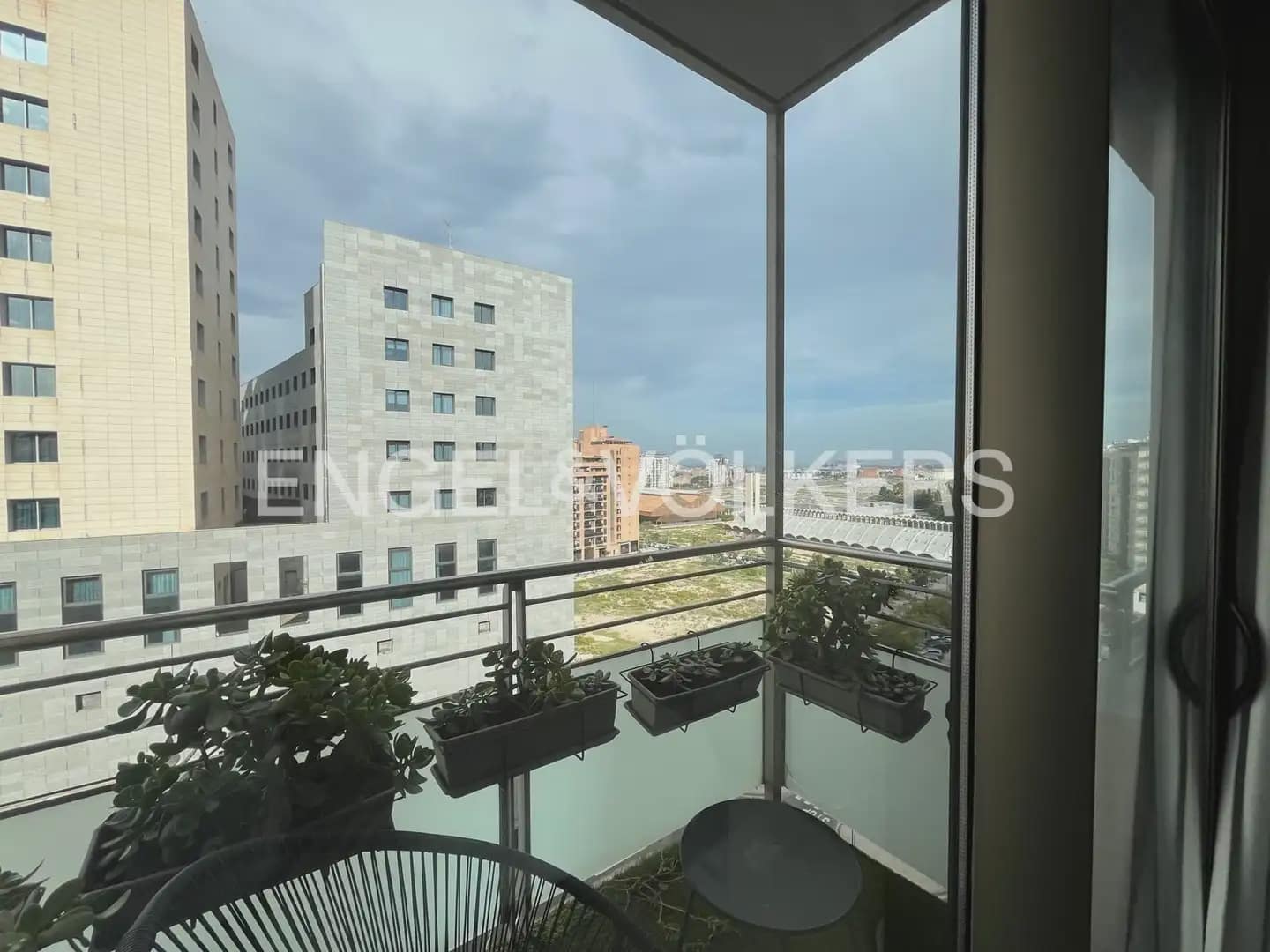2 bedroom Penthouse for rent in Valencia city - € 4,500 (Ref: 9898336)