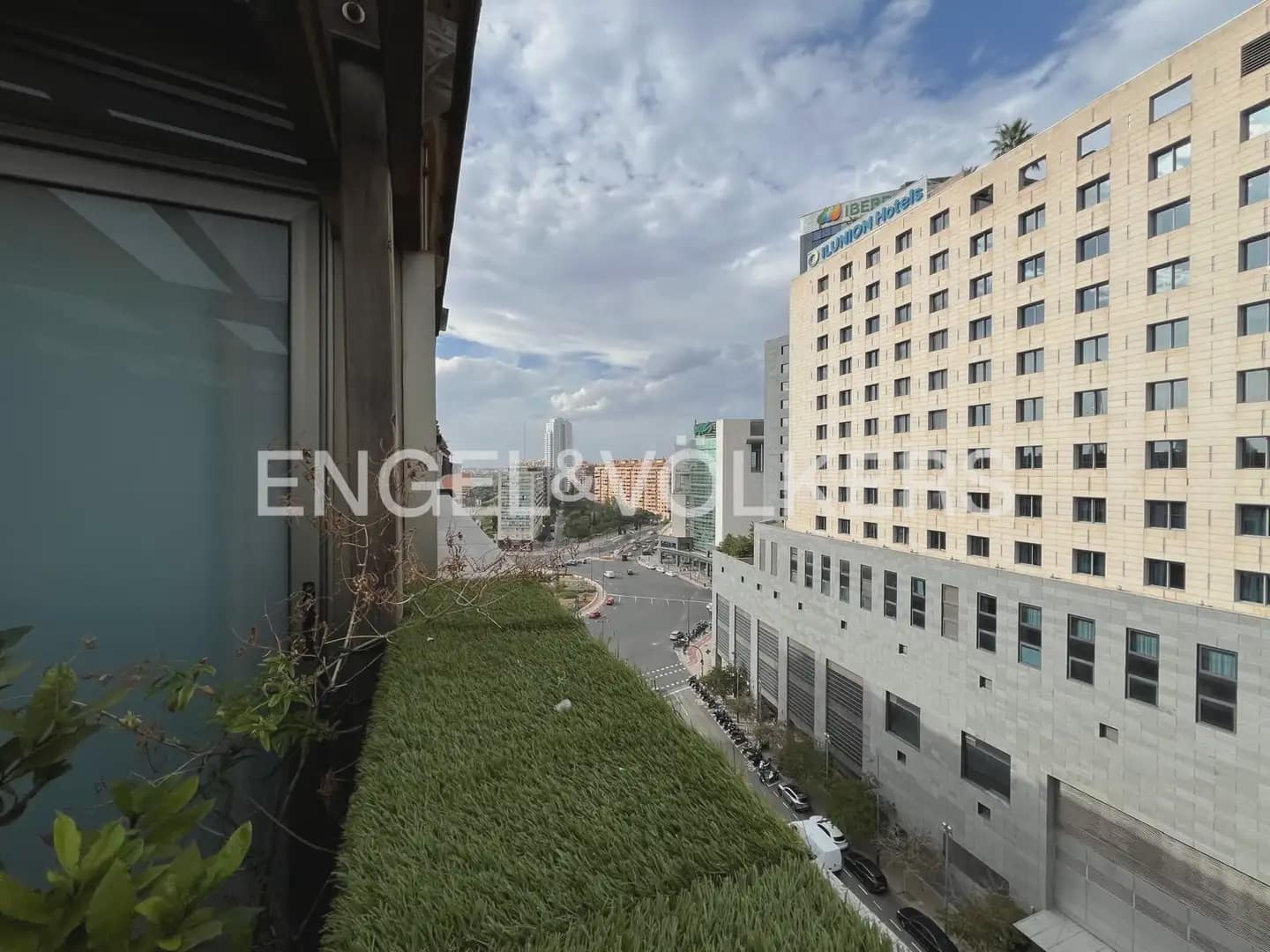 2 bedroom Penthouse for rent in Valencia city - € 4,500 (Ref: 9898336)
