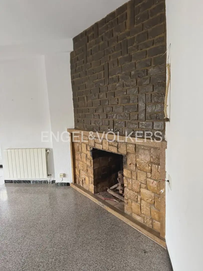 4 bedroom Villa for rent in Paterna with pool - € 3,000 (Ref: 9898338)