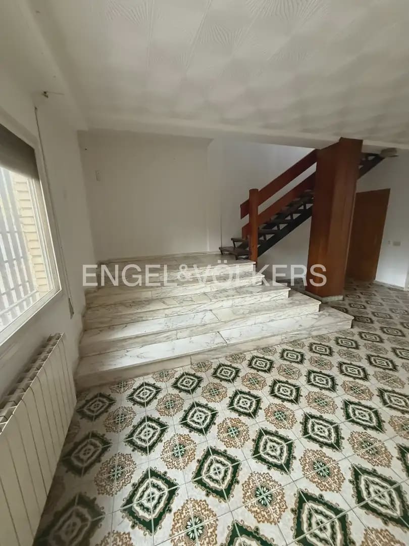 4 bedroom Villa for rent in Paterna with pool - € 3,000 (Ref: 9898338)