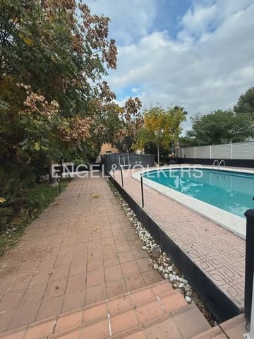 4 bedroom Villa for rent in La Cañada, Paterna with pool - € 3,000 (Ref: 9898338)